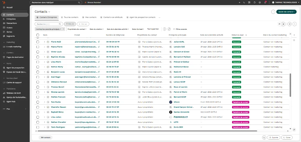 Liste de contacts dans HubSpot avec propriétaire, entreprise associée et statut du lead